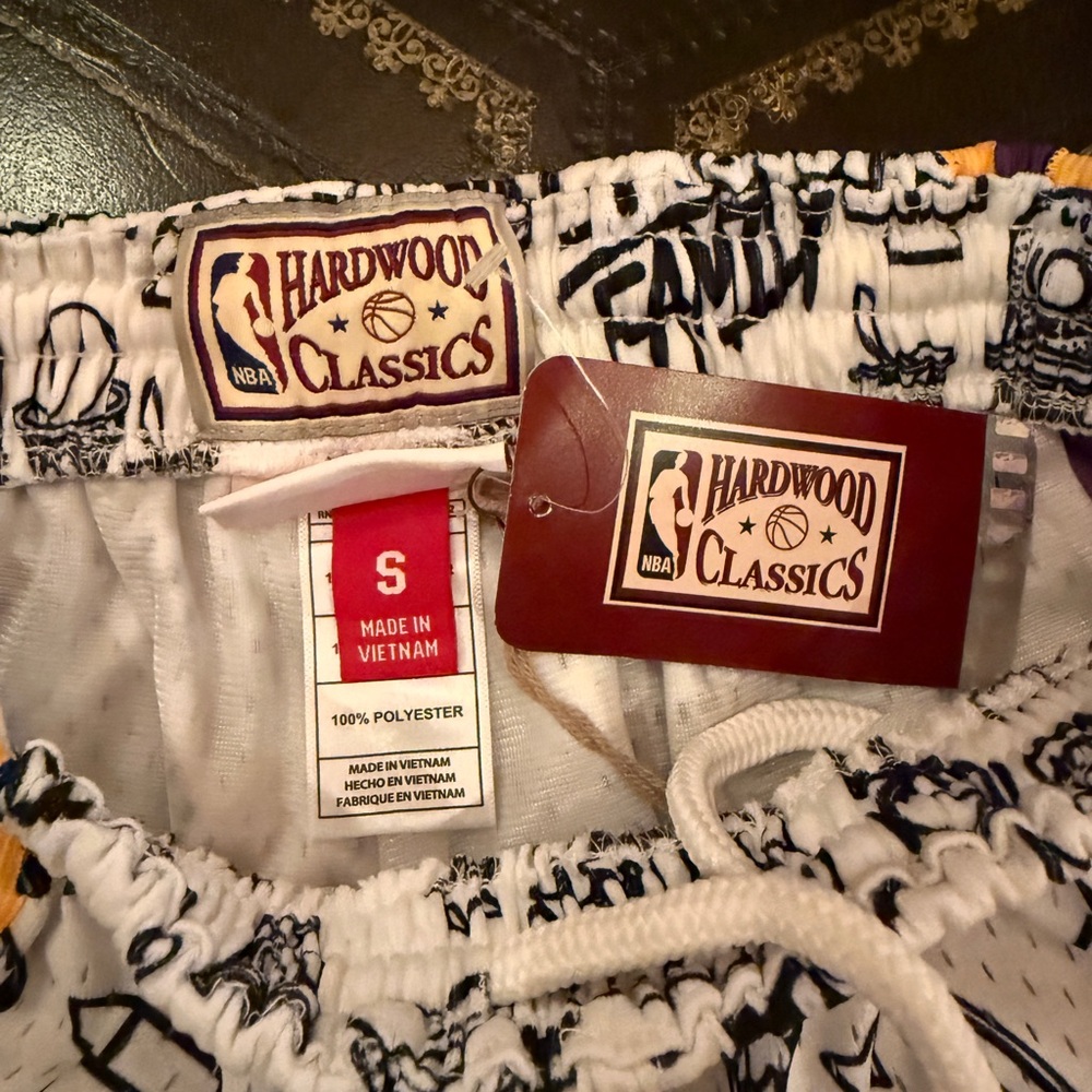 LA Lakers Hardwood Classics Doodle Mesh Shorts | Size S | NWT